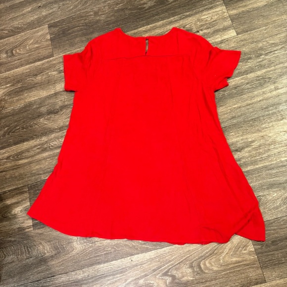 UMGEE Red Floral Embordered Tunic Short Sleeve Flowy Top Women's Size 2XL - Picture 3 of 8